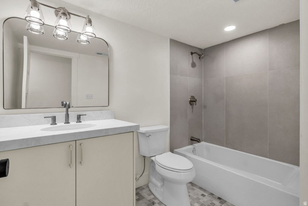 2250 E HIGH MOUNTAIN DR Sandy, UT 84092