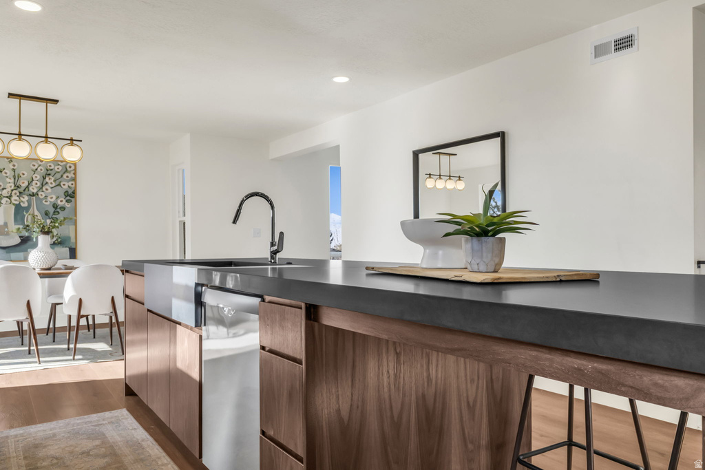 2250 E HIGH MOUNTAIN DR Sandy, UT 84092