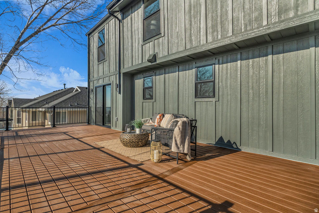 2250 E HIGH MOUNTAIN DR Sandy, UT 84092