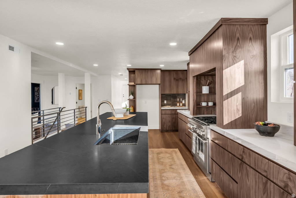 2250 E HIGH MOUNTAIN DR Sandy, UT 84092