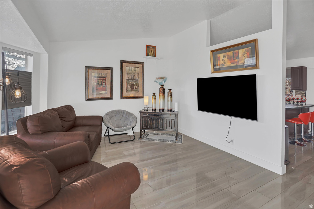 6084 S LONGMORE DR Salt Lake City, UT 84118