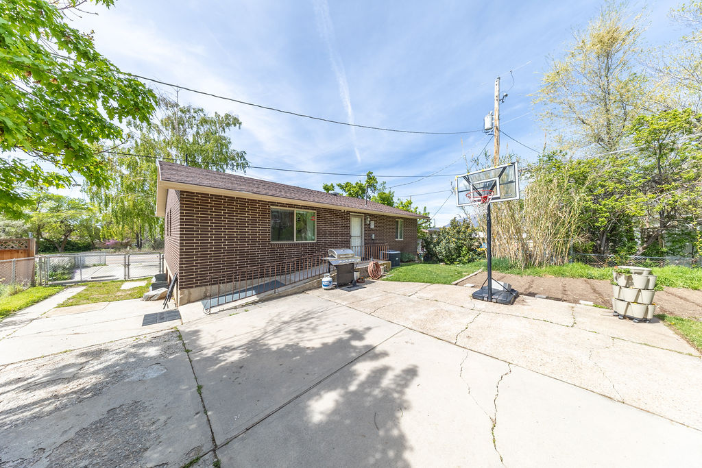 322 HARRISON BLVD Ogden, UT 84404