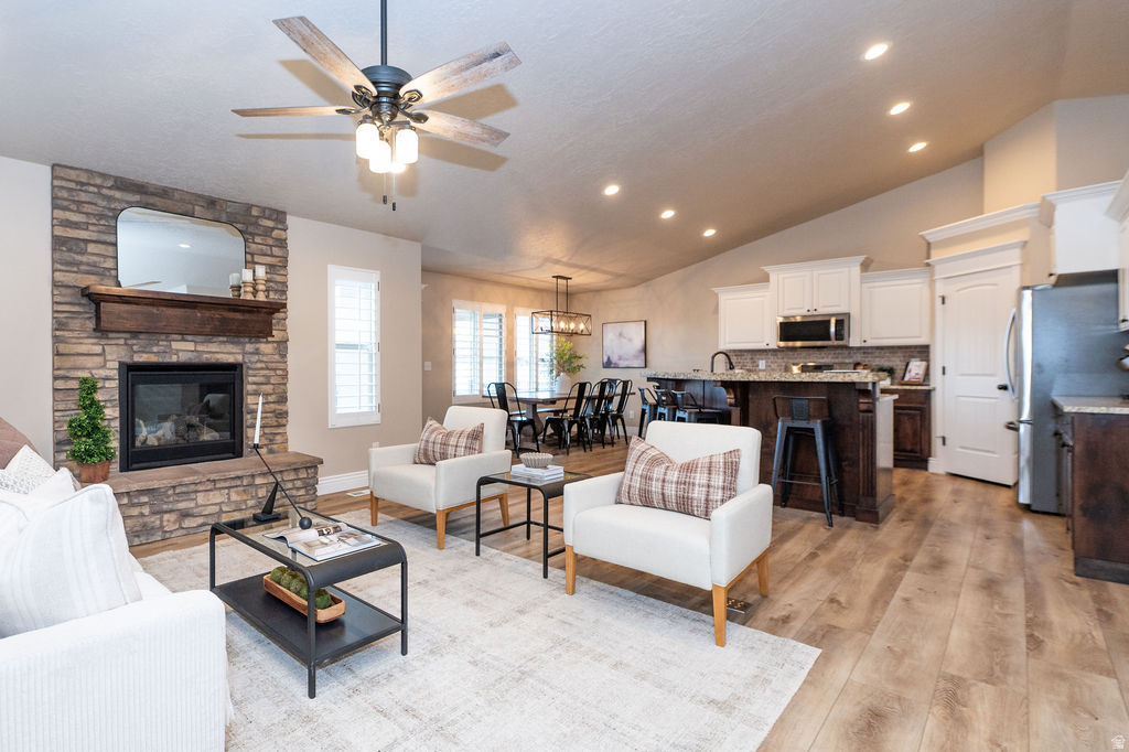 2624 W 2225 N Farr West, UT 84404