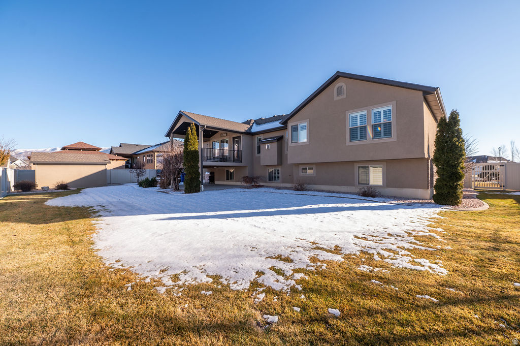 2624 W 2225 N Farr West, UT 84404