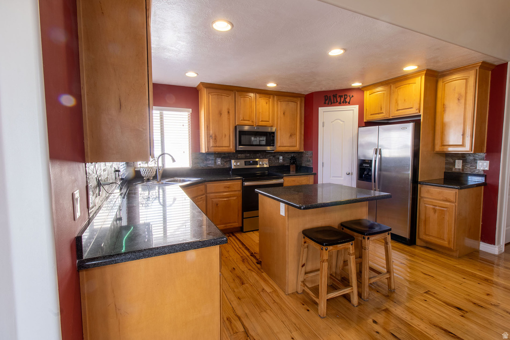 8092 S BOX CANYON RD West Jordan, UT 84081