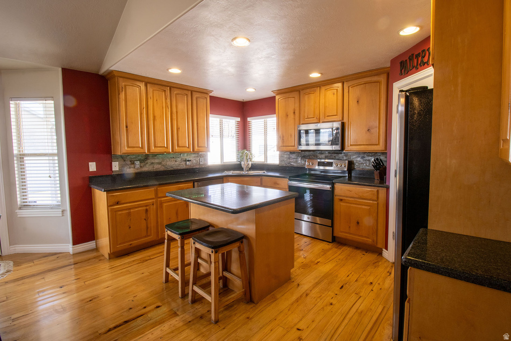 8092 S BOX CANYON RD West Jordan, UT 84081