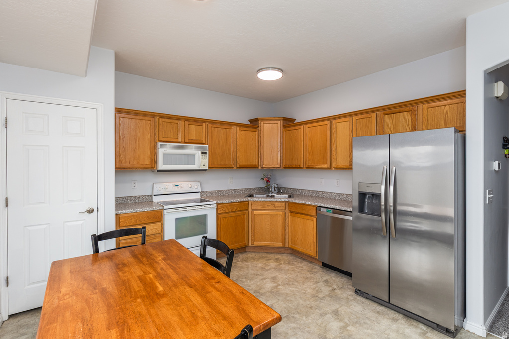 6677 S PINE LANDING WAY West Jordan, UT 84084