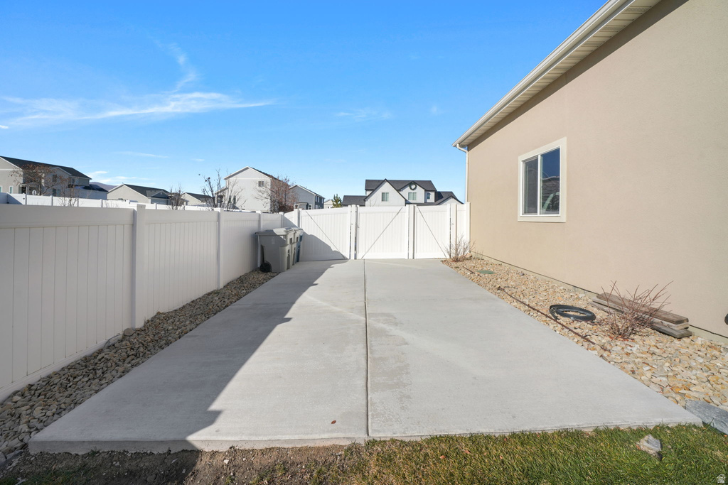 53 E MOORHEN DR Saratoga Springs, UT 84045