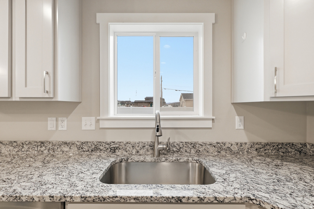 236 W 1250 S Tremonton, UT 84337