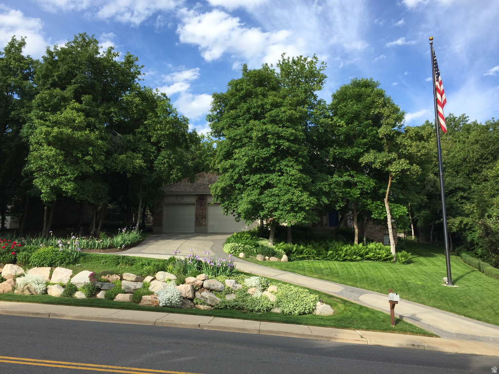 1676 E MUELLER PARK RD Bountiful, UT 84010