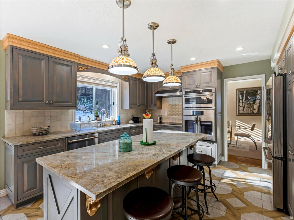 1676 E MUELLER PARK RD Bountiful, UT 84010