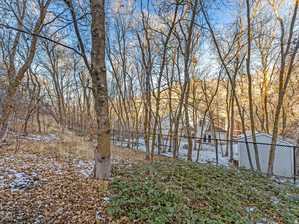 1676 E MUELLER PARK RD Bountiful, UT 84010