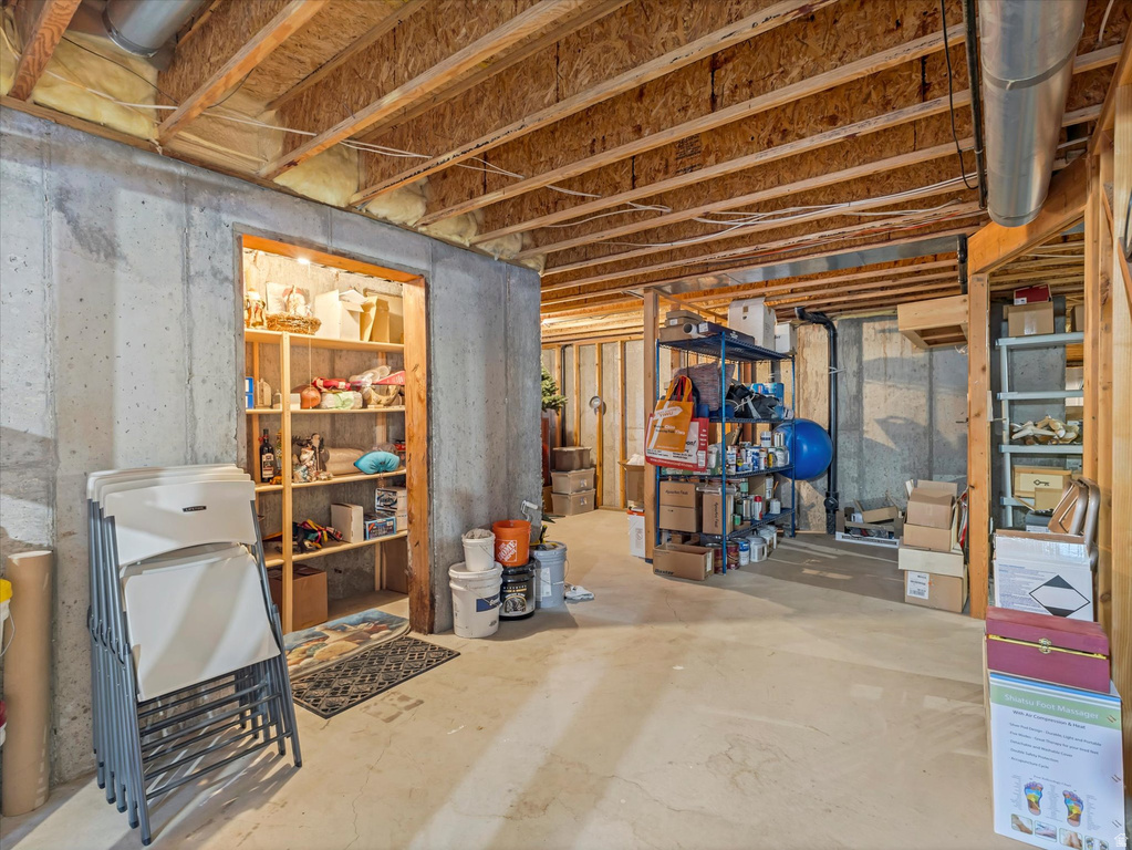 1676 E MUELLER PARK RD Bountiful, UT 84010