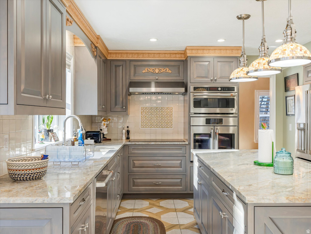 1676 E MUELLER PARK RD Bountiful, UT 84010