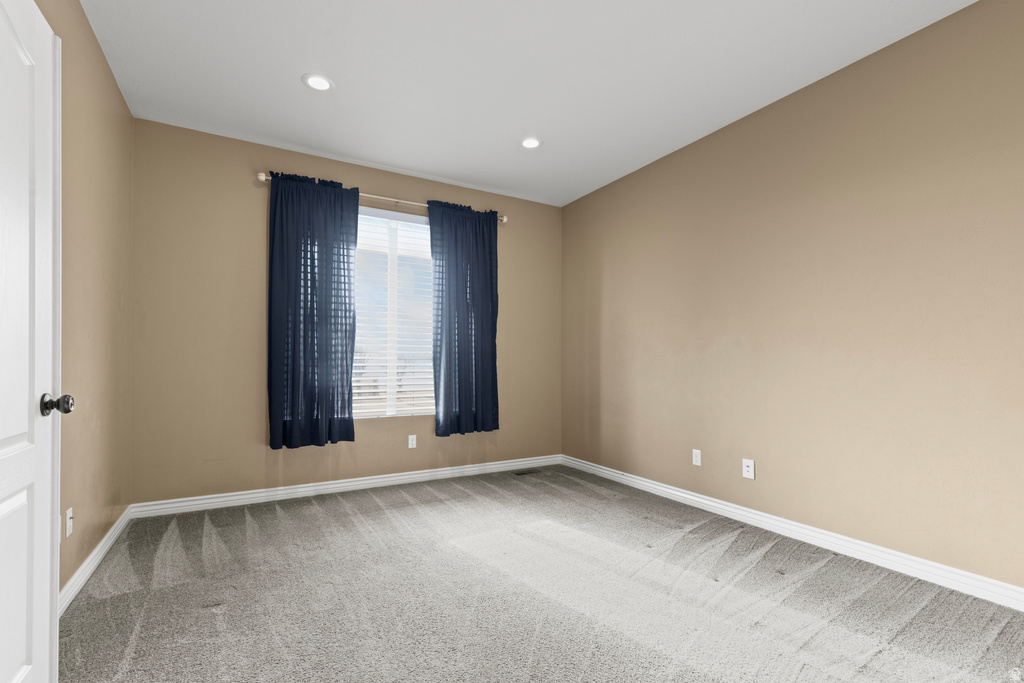 698 W 650 S Layton, UT 84041