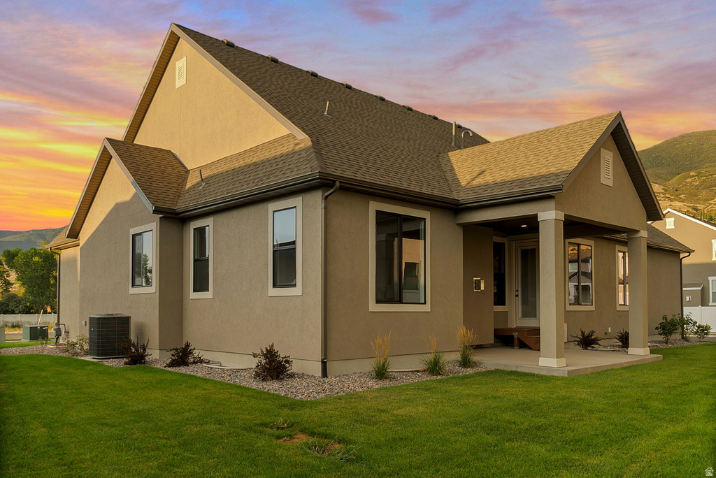 551 W SUMMERHILL LN Centerville, UT 84014