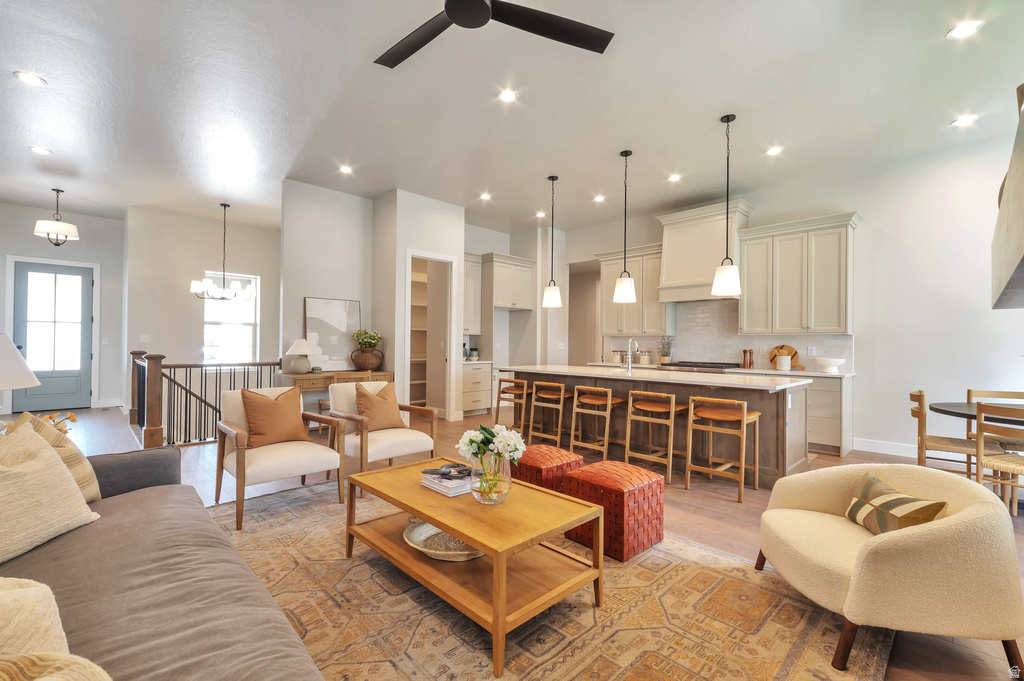 551 W SUMMERHILL LN Centerville, UT 84014