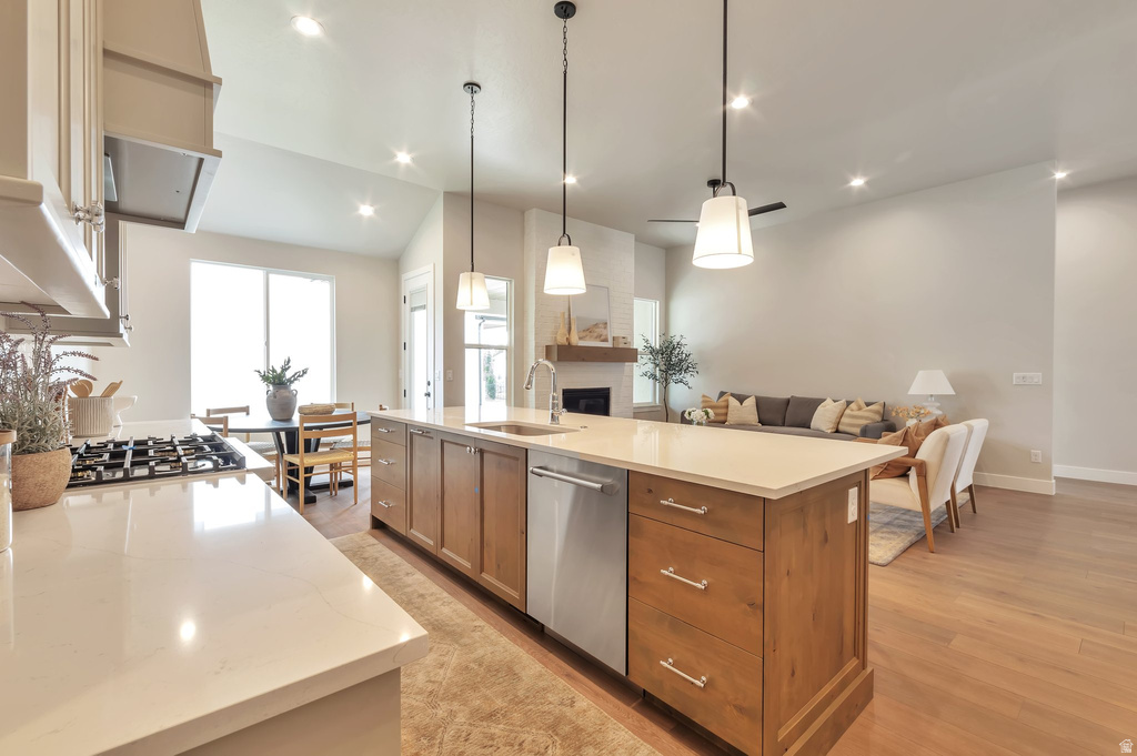 551 W SUMMERHILL LN Centerville, UT 84014