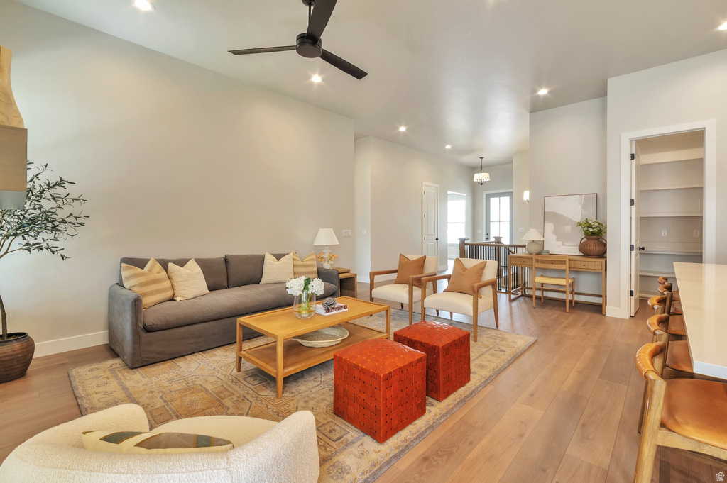 551 W SUMMERHILL LN Centerville, UT 84014