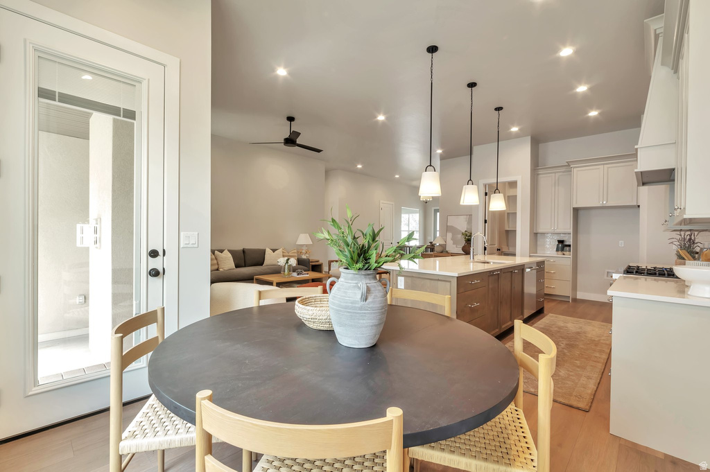 551 W SUMMERHILL LN Centerville, UT 84014