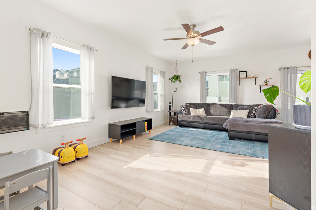 7077 N SPRING HILL LN Eagle Mountain, UT 84005