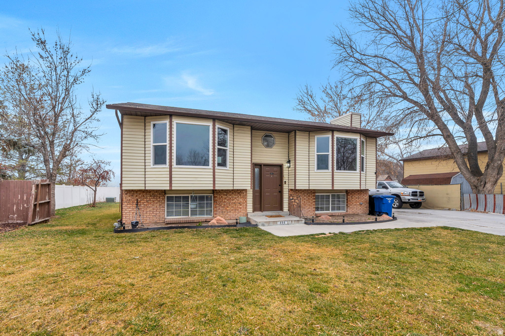 3898 W BENTOAK DR West Valley City, UT 84120