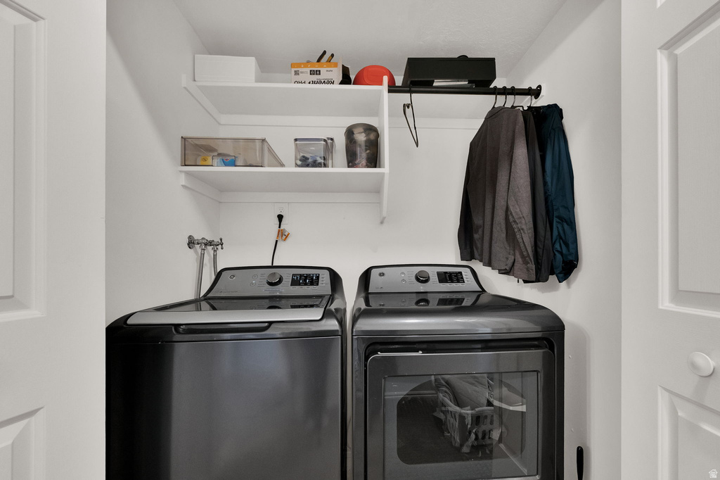 11062 S SANDY DUNES DR Sandy, UT 84094