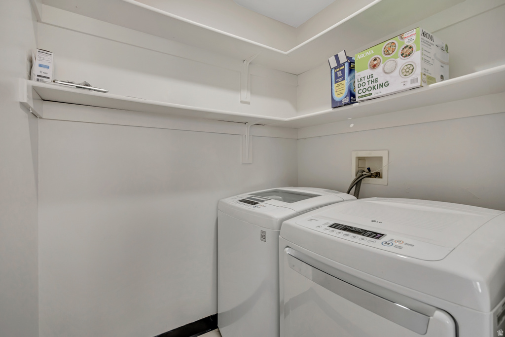 49 KENSINGTON PL North Logan, UT 84341