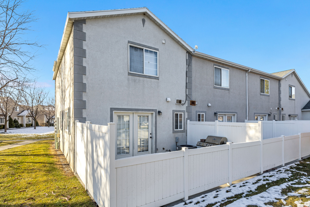 49 KENSINGTON PL North Logan, UT 84341