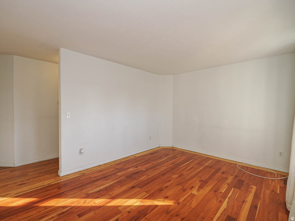 6370 W SETTLERS POINT DR West Valley City, UT 84128