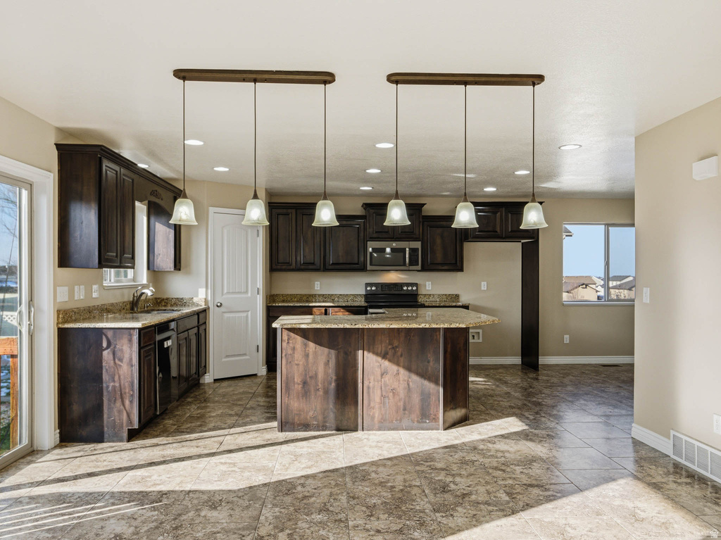 279 E 2150 N North Ogden, UT 84414