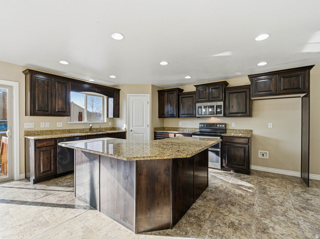 279 E 2150 N North Ogden, UT 84414