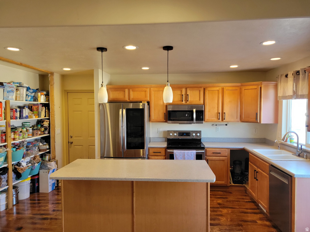 172 W ARUBA DR Saratoga Springs, UT 84045