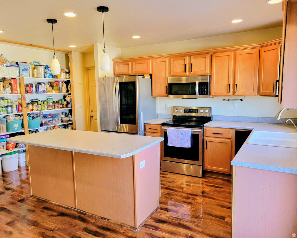 172 W ARUBA DR Saratoga Springs, UT 84045