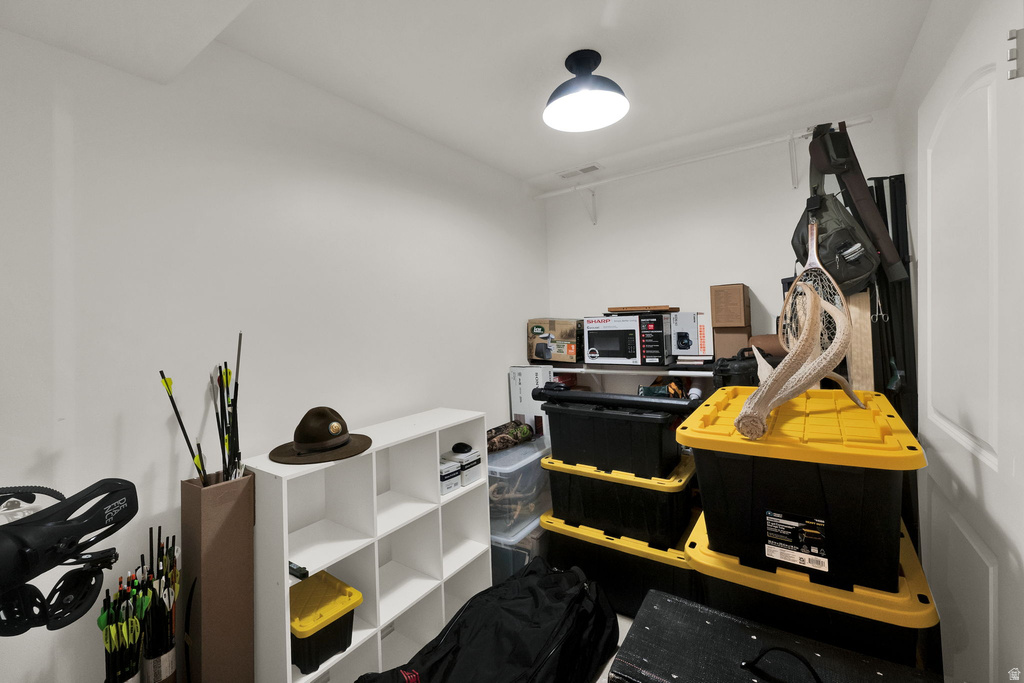 3536 N 3000 W Farr West, UT 84404