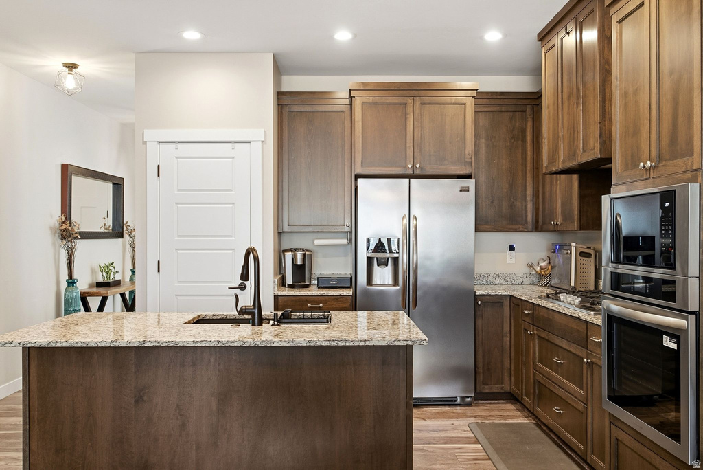 1465 E SEGO LILY CT Layton, UT 84040