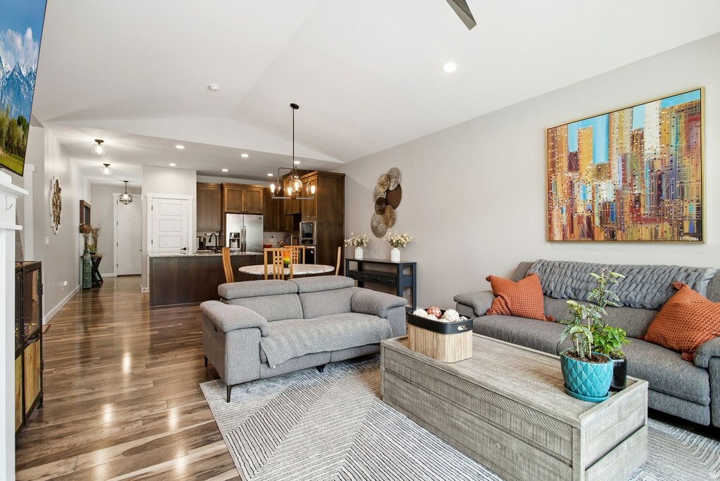 1465 E SEGO LILY CT Layton, UT 84040