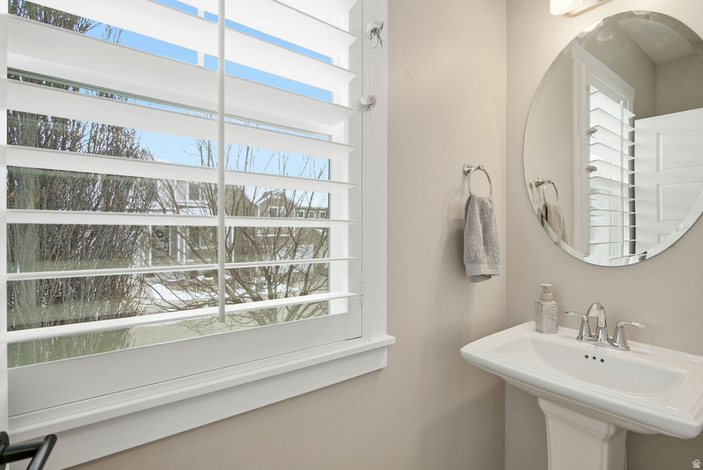 1465 E SEGO LILY CT Layton, UT 84040