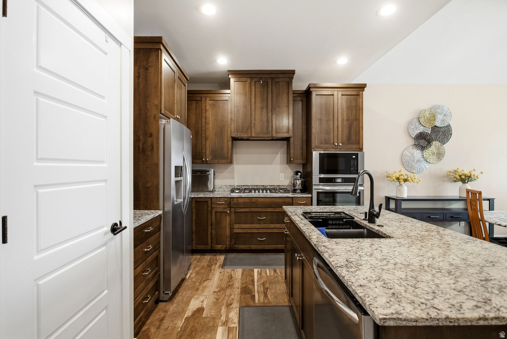 1465 E SEGO LILY CT Layton, UT 84040