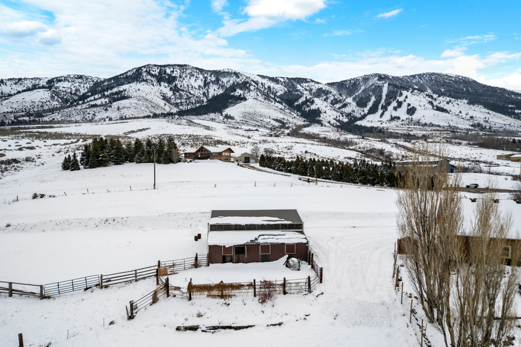 1819 N MOOSE CRK Inkom, ID 83245