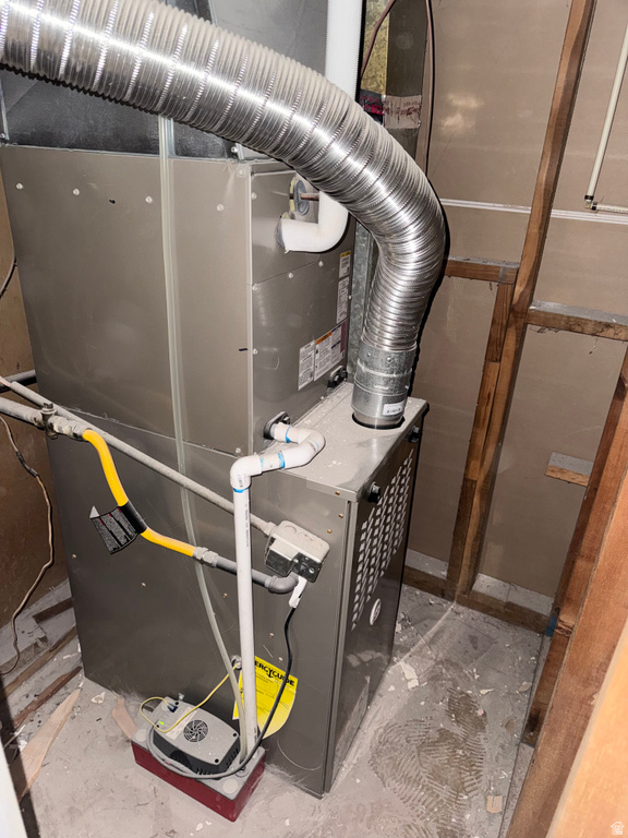 35 AIRLANE DR Clearfield, UT 84015