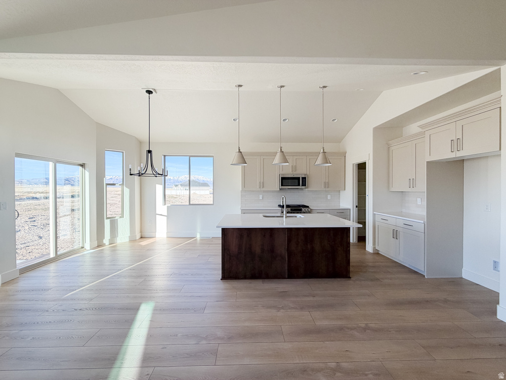 513 W DIMAGGIO DR #434 Tooele, UT 84074