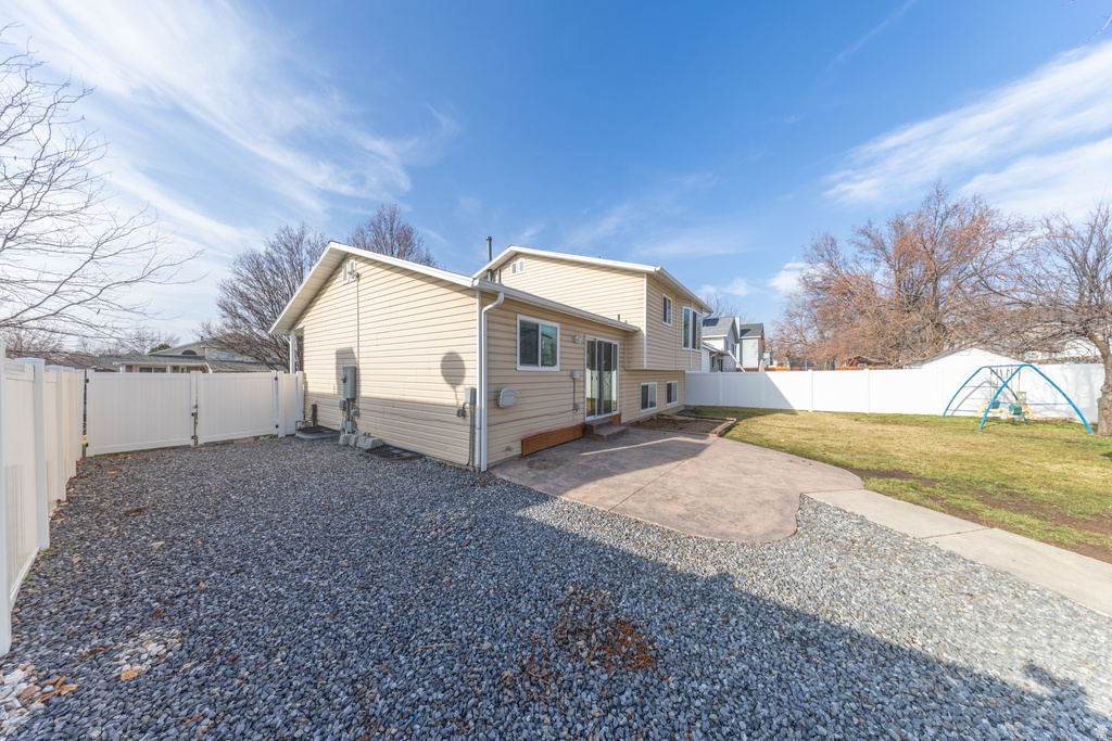 593 S 900 E Layton, UT 84041