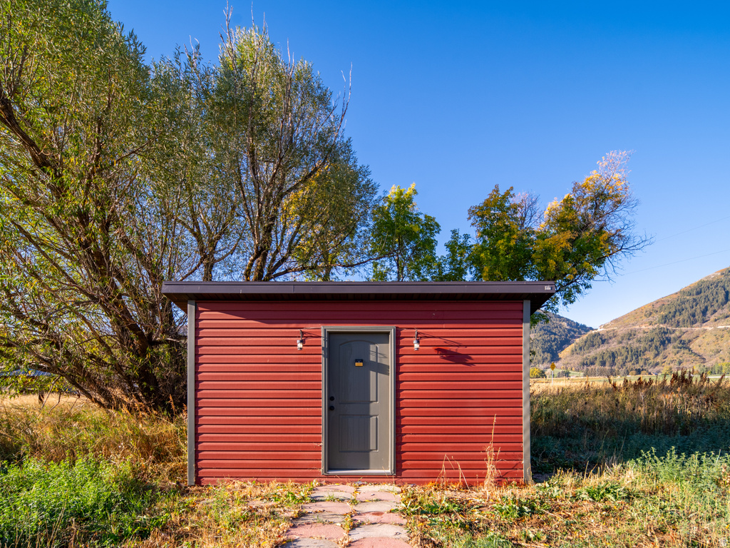 4068 N 3300 E Liberty, UT 84310