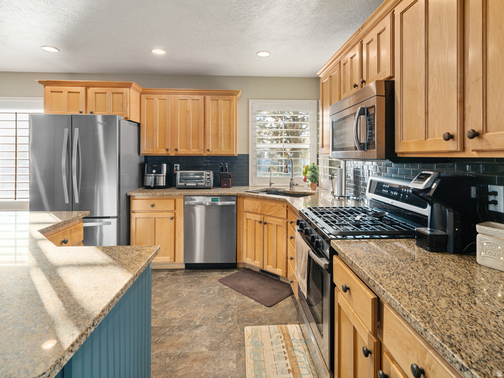 1466 W 2425 S Syracuse, UT 84075