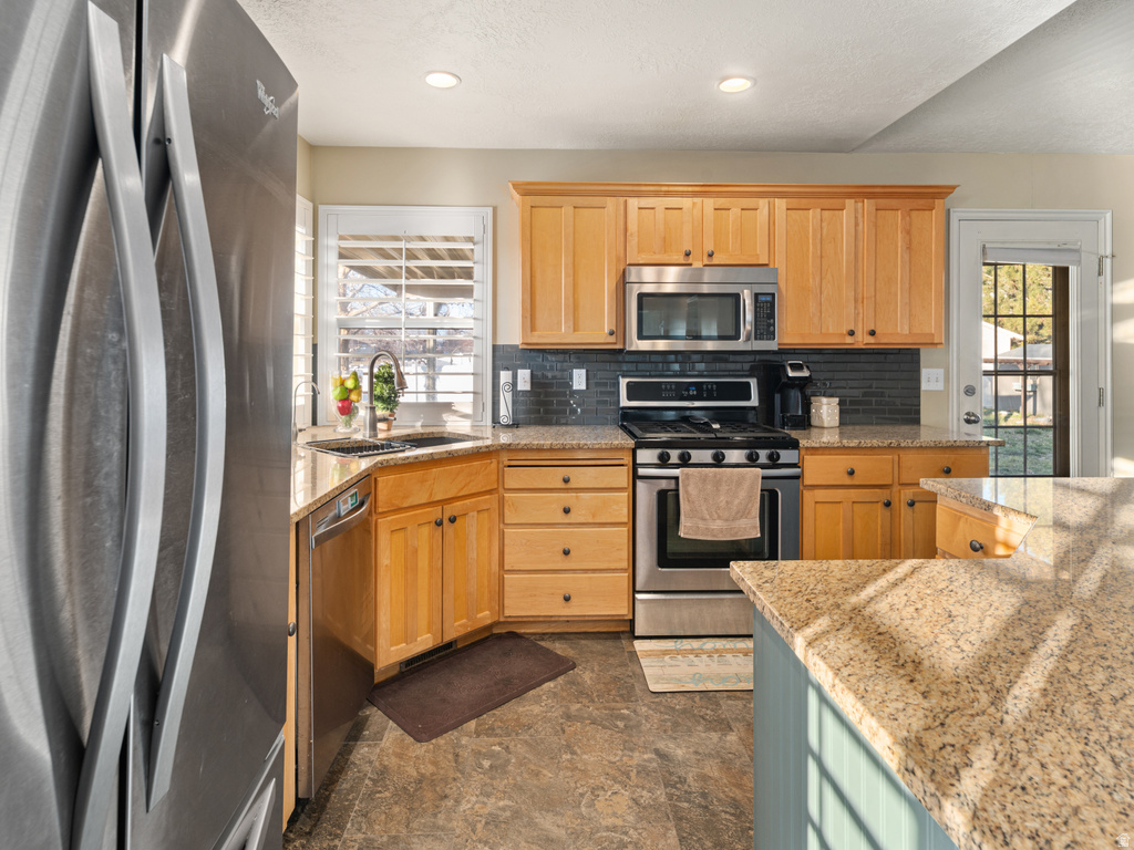 1466 W 2425 S Syracuse, UT 84075