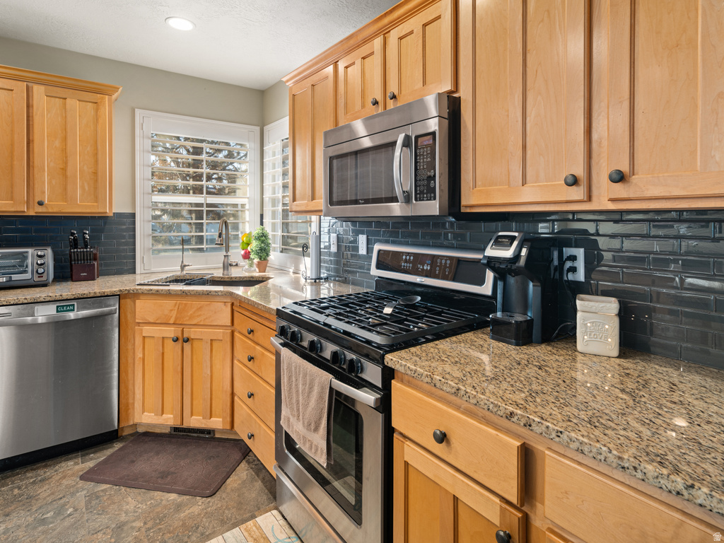 1466 W 2425 S Syracuse, UT 84075