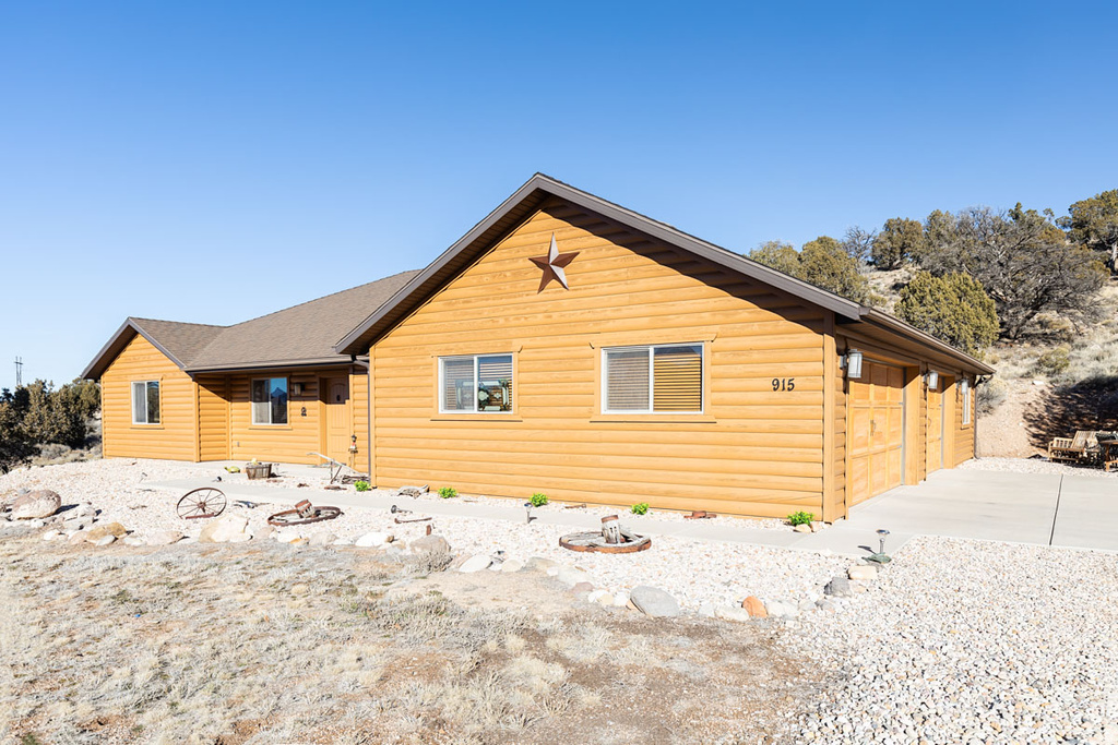 915 S CANYON DR Cedar City, UT 84720