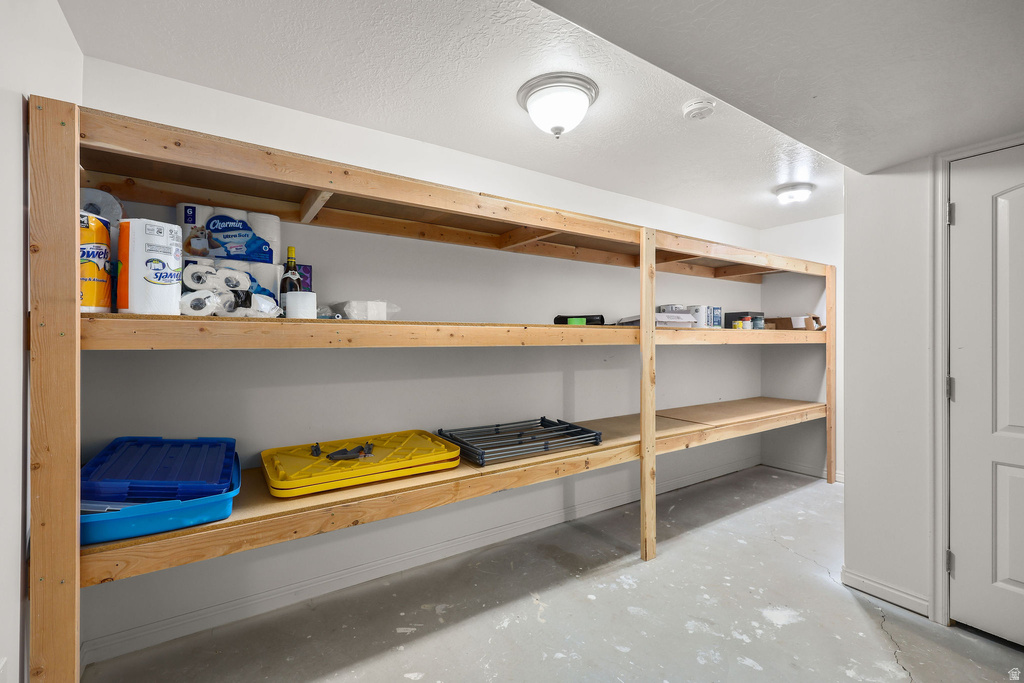 1852 E SHAY LN South Weber, UT 84405