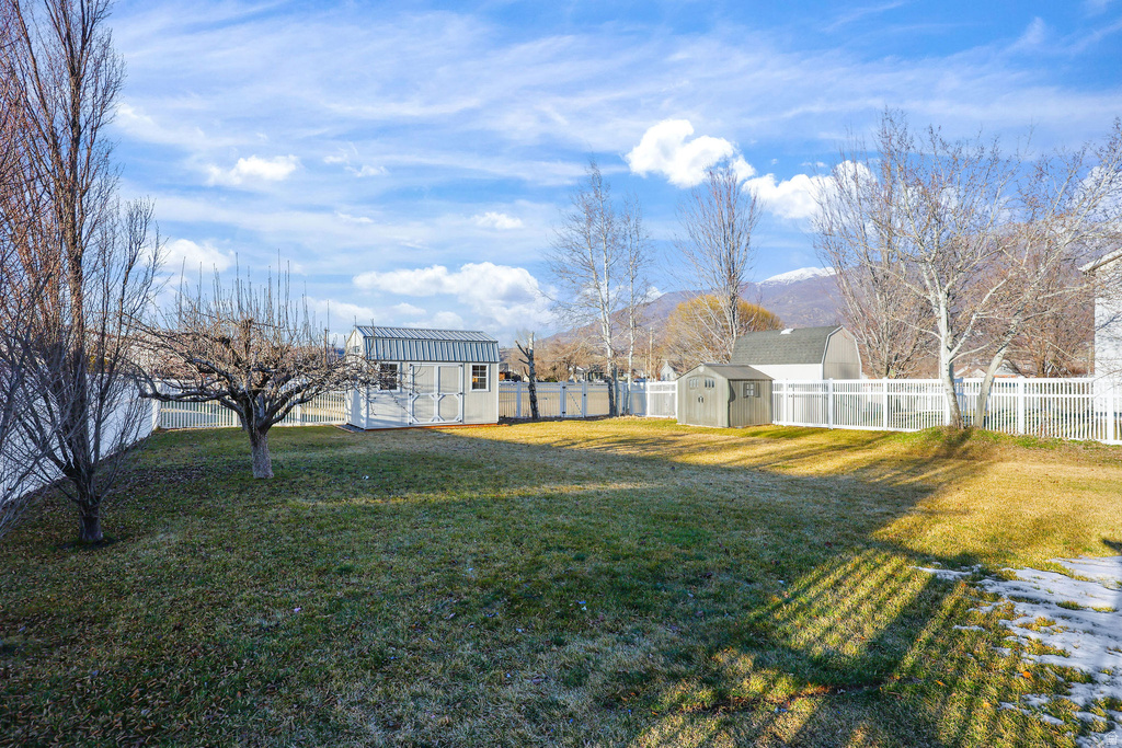 1852 E SHAY LN South Weber, UT 84405